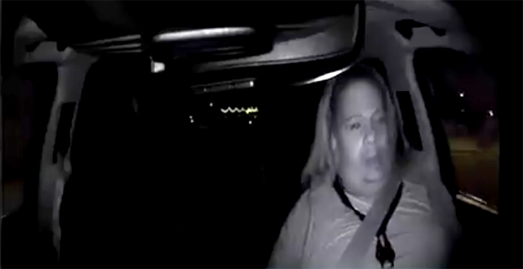 Polícia divulga vídeo do momento em que carro autônomo da Uber atropela ciclista nos EUA-0
