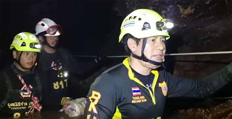 Veja detalhes da megaoperação que salvou meninos tailandeses presos em caverna-0